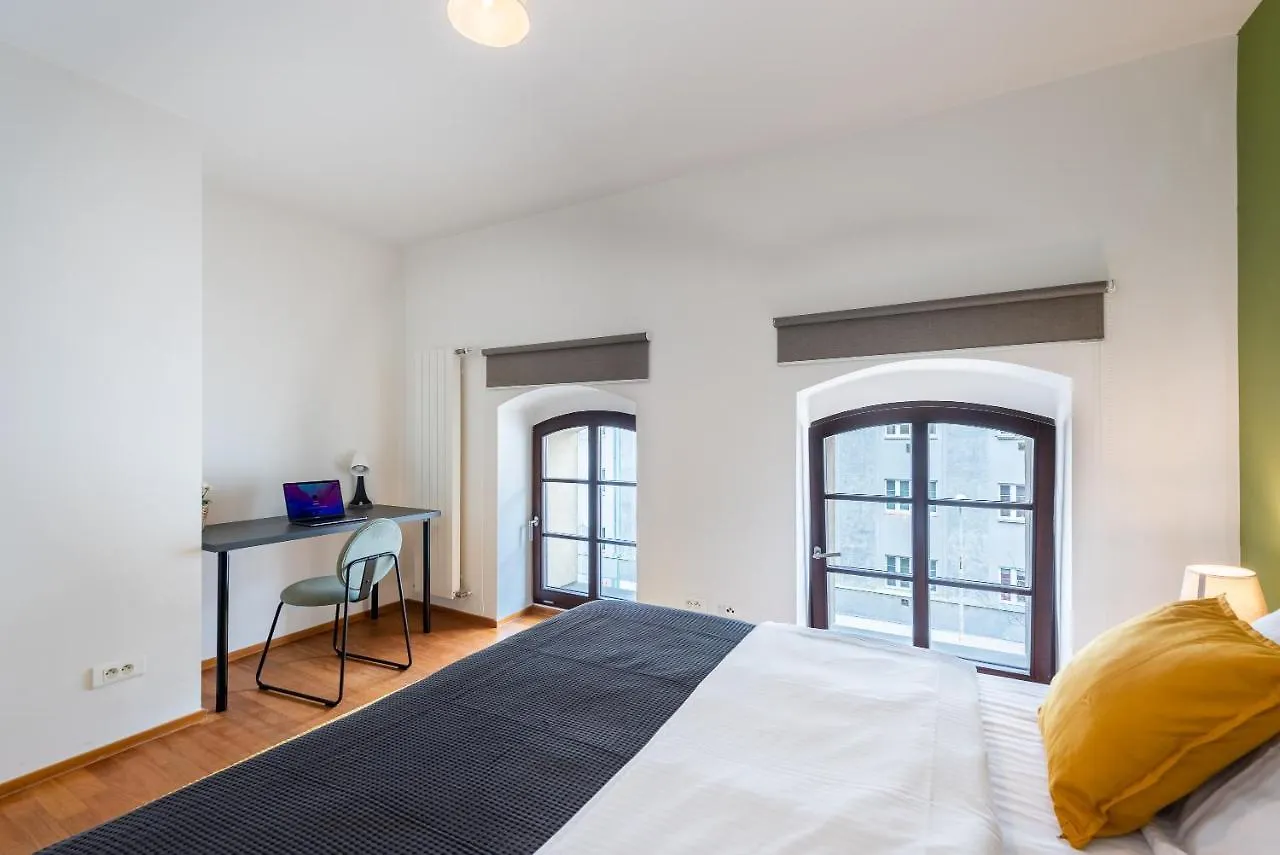 Apartment With Balcony And Parking Near The Prague Museum